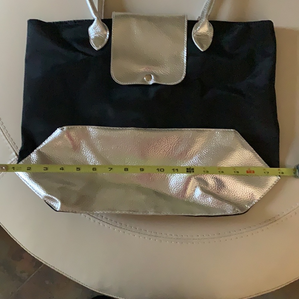 Tote - Picture 3 of 7